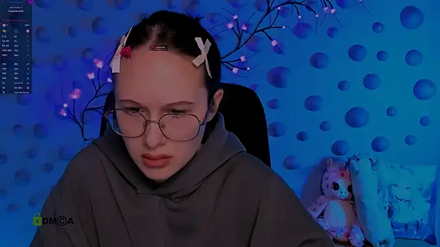 mona cloud online show from December 2025 08:12:01 PM