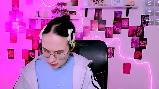 mona cloud online show from April 2026 08:57:02 PM