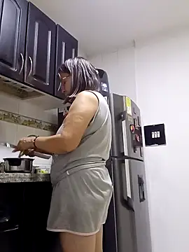 victoria wayne online show from December 2025 10:09:01 AM