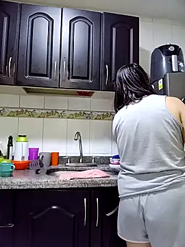 victoria wayne online show from April 2026 10:10:01 AM