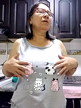 victoria wayne online show from October 2025 10:17:01 AM