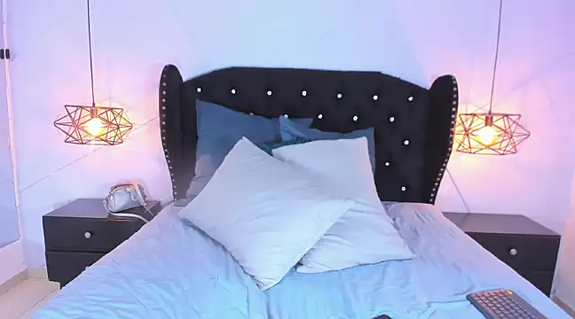 pennycutte18 online show from March 2025 11:43:01 AM