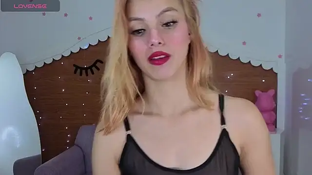 Snapshot of emma_wockll_t chatting on April 2026 01:04:01 PM emma wockll t online show from April 2026 01:04:01 PM