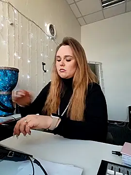 Snapshot of Juicy_PeachLux chatting on February 2026 07:37:02 AM Juicy PeachLux online show from February 2026 07:37:02 AM