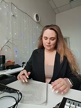 Juicy PeachLux online show from May 2026 06:42:02 AM