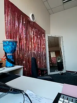 Juicy PeachLux online show from November 2025 05:52:02 AM