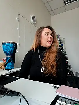 Juicy PeachLux online show from December 2025 08:09:02 AM