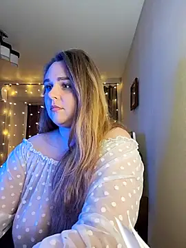 Juicy PeachLux online show from March 2026 05:57:02 PM