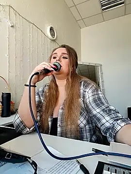 Juicy PeachLux online show from April 2026 07:44:02 AM