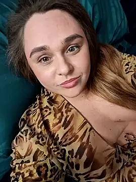 Snapshot of Juicy_PeachLux chatting on January 2026 06:11:02 PM Juicy PeachLux online show from January 2026 06:11:02 PM