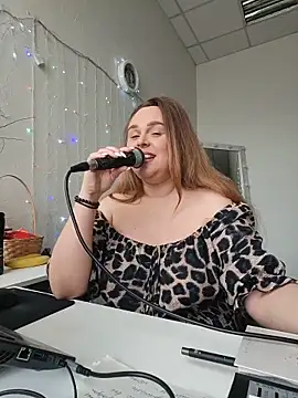 Juicy PeachLux online show from May 2026 11:29:02 AM