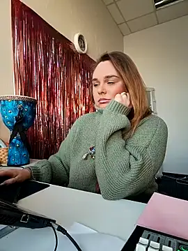 Juicy PeachLux online show from November 2025 07:41:02 AM