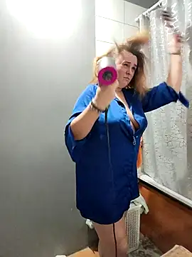 Juicy PeachLux online show from November 2025 03:21:02 AM