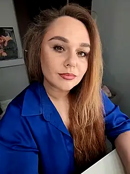 Juicy PeachLux online show from November 2025 06:56:02 AM