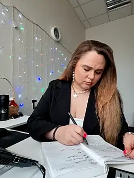 Juicy PeachLux online show from April 2026 07:54:02 AM