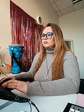 Juicy PeachLux online show from November 2025 05:51:02 AM