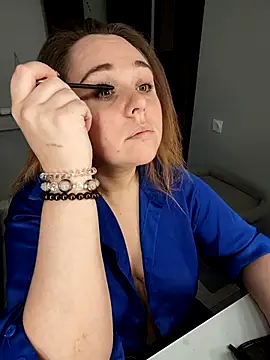 Juicy PeachLux online show from November 2025 03:12:02 AM