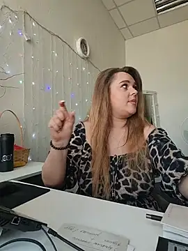 Juicy PeachLux online show from May 2026 10:36:01 AM