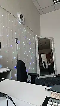 Snapshot of Juicy_PeachLux chatting on February 2026 09:52:01 AM Juicy PeachLux online show from February 2026 09:52:01 AM