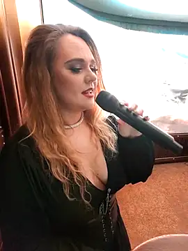 Juicy PeachLux online show from November 2025 03:05:01 PM