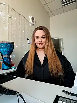 Snapshot of Juicy_PeachLux chatting on February 2026 06:44:01 AM Juicy PeachLux online show from February 2026 06:44:01 AM