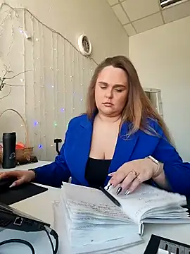Juicy PeachLux online show from May 2026 07:35:02 AM