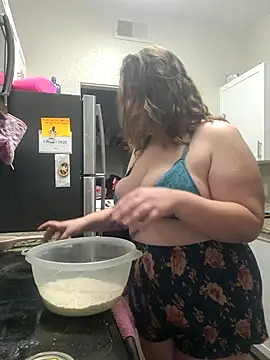 Snapshot of Bigmouthbitch chatting on November 2025 11:14:02 AM Bigmouthbitch online show from November 2025 11:14:02 AM