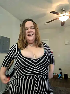 Snapshot of Bigmouthbitch chatting on December 2025 03:27:02 PM Bigmouthbitch online show from December 2025 03:27:02 PM