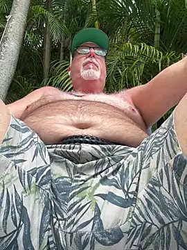 Snapshot of superbearboss chatting on May 2026 04:15:02 PM superbearboss online show from May 2026 04:15:02 PM