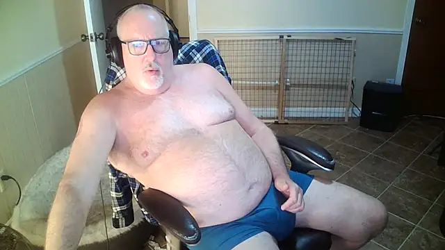 superbearboss online show from October 2025 02:44:01 AM