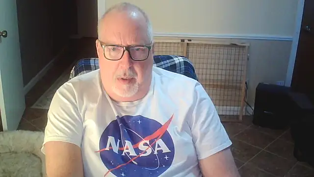 superbearboss online show from October 2025 01:11:02 PM
