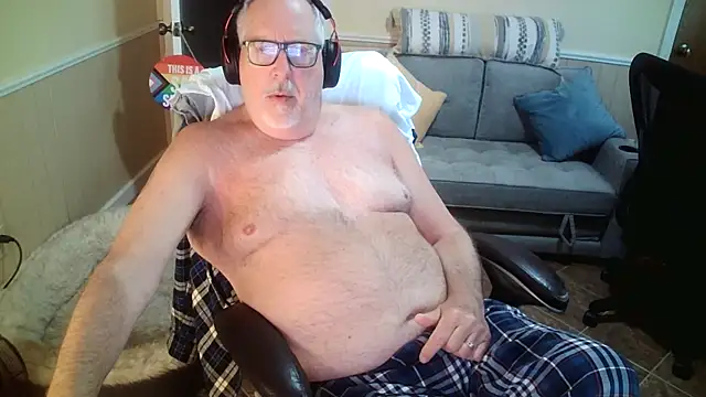 Snapshot of superbearboss chatting on April 2026 02:36:02 PM superbearboss online show from April 2026 02:36:02 PM