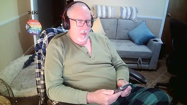 superbearboss online show from April 2026 04:53:01 PM