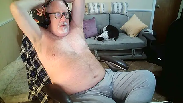 Snapshot of superbearboss chatting on June 2026 03:17:02 PM superbearboss online show from June 2026 03:17:02 PM