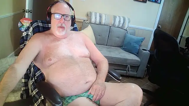 Snapshot of superbearboss chatting on May 2026 04:50:01 PM superbearboss online show from May 2026 04:50:01 PM