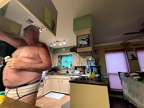 Snapshot of superbearboss chatting on June 2026 02:16:02 PM superbearboss online show from June 2026 02:16:02 PM
