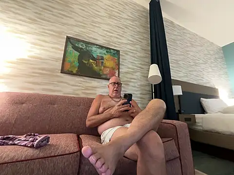 Snapshot of superbearboss chatting on June 2026 03:12:02 AM superbearboss online show from June 2026 03:12:02 AM