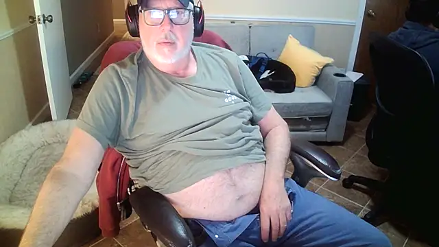 superbearboss online show from December 2025 06:24:01 PM