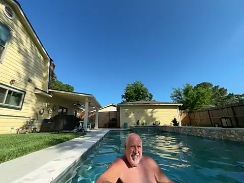 Snapshot of superbearboss chatting on May 2026 10:38:02 PM superbearboss online show from May 2026 10:38:02 PM