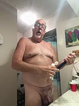 Snapshot of superbearboss chatting on May 2026 01:15:01 AM superbearboss online show from May 2026 01:15:01 AM