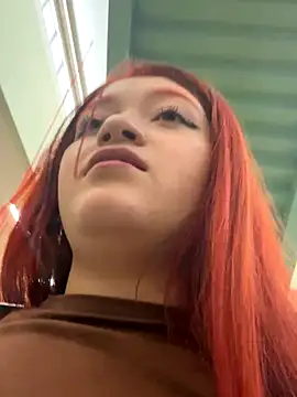 Snapshot of Karina_Leon chatting on December 2025 08:46:01 PM Karina Leon online show from December 2025 08:46:01 PM