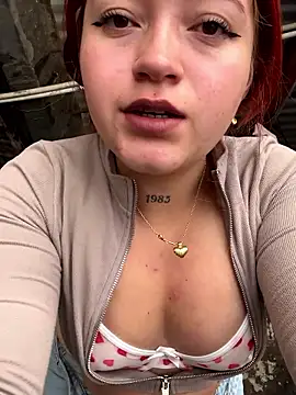 Snapshot of Karina_Leon chatting on January 2026 08:01:02 PM Karina Leon online show from January 2026 08:01:02 PM