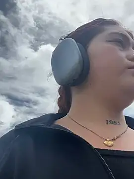 Karina Leon online show from May 2026 06:11:02 PM