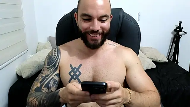 Isaac Carter online show from March 2026 01:32:01 AM