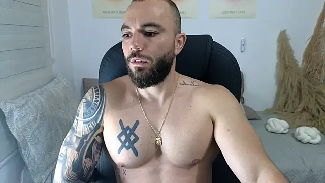 Isaac Carter online show from November 2025 10:59:01 AM