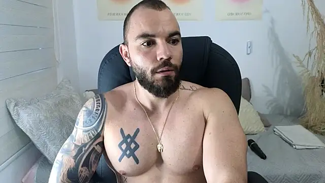 Isaac Carter online show from December 2025 11:33:02 AM