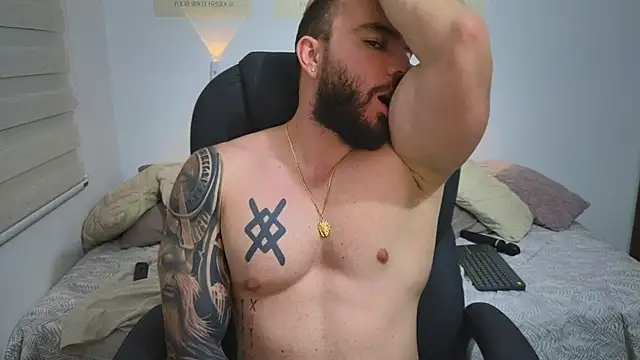 Isaac Carter online show from January 2026 11:52:01 PM