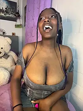 Snapshot of Kennya__ chatting on June 2026 02:07:01 AM Kennya online show from June 2026 02:07:01 AM