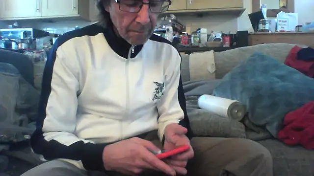 Snapshot of Grower_and_shower chatting on November 2025 02:33:01 PM Grower and shower online show from November 2025 02:33:01 PM