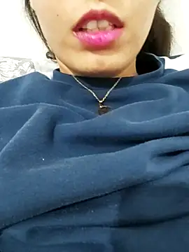 saraaxx1 online show from February 2026 04:59:02 PM